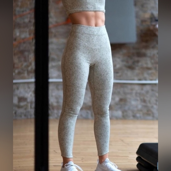 MED. GYMSHARK - Picture 4 of 13